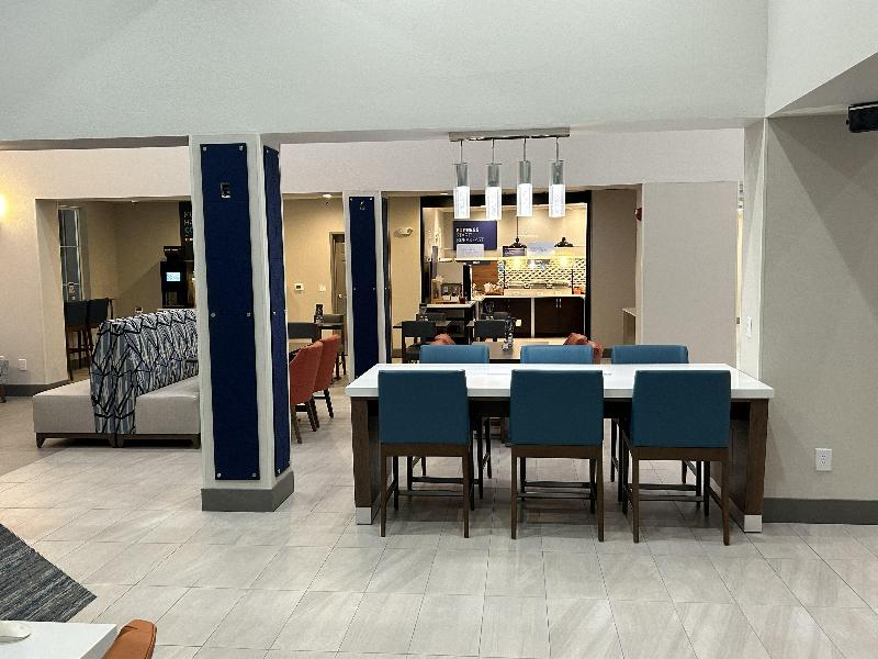 Holiday Inn Express Manteca  image