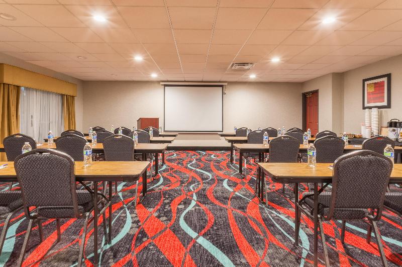 Holiday Inn Express Manteca  image