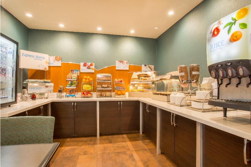 Holiday Inn Express Manteca  image