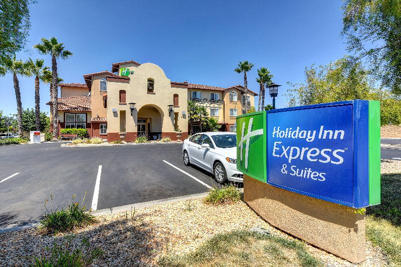 Holiday Inn Express Manteca  image
