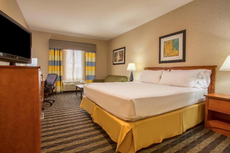 Holiday Inn Express Manteca  image