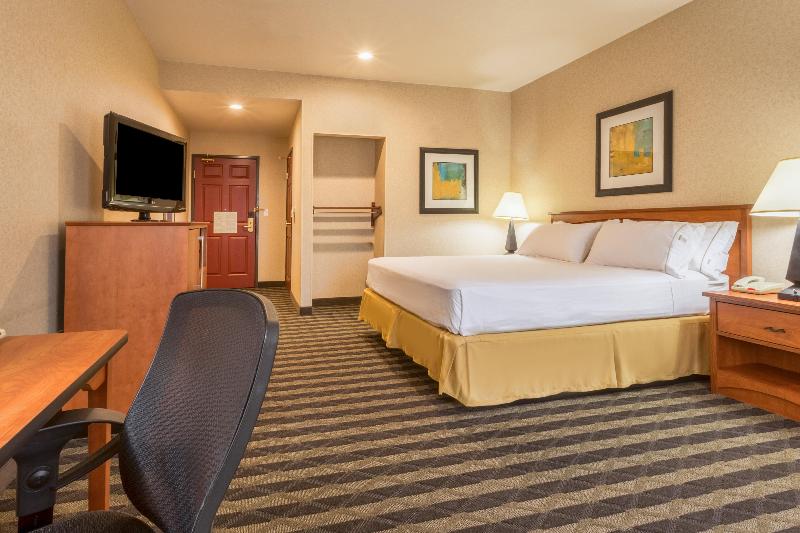 Holiday Inn Express Manteca  image