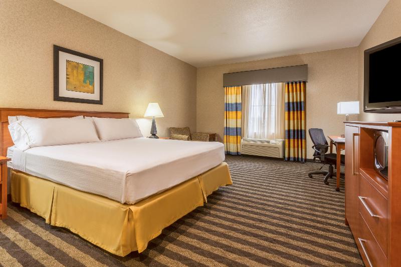 Holiday Inn Express Manteca  image