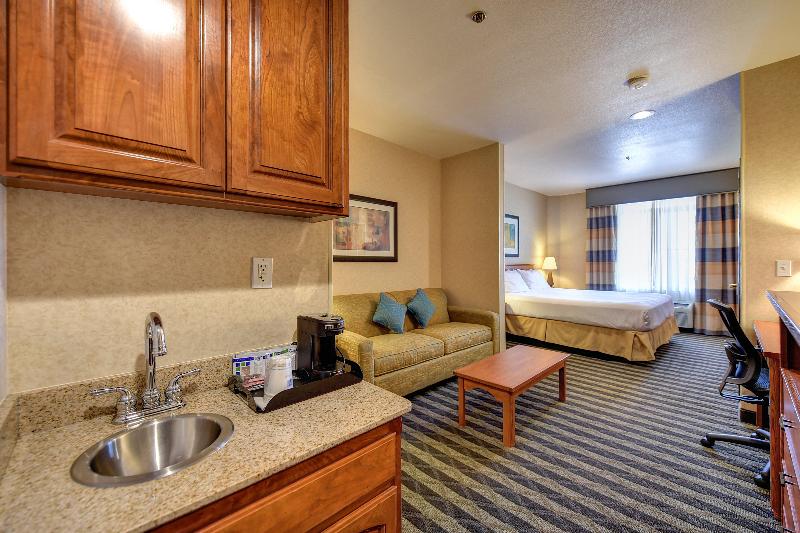 Holiday Inn Express Manteca  image