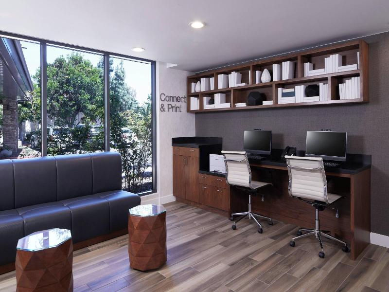 Fairfield Inn & Suites Camarillo image