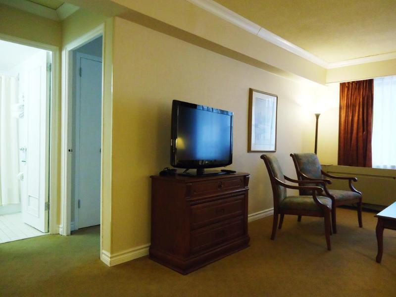 Capital Hill Hotel AND Suites Ottawa