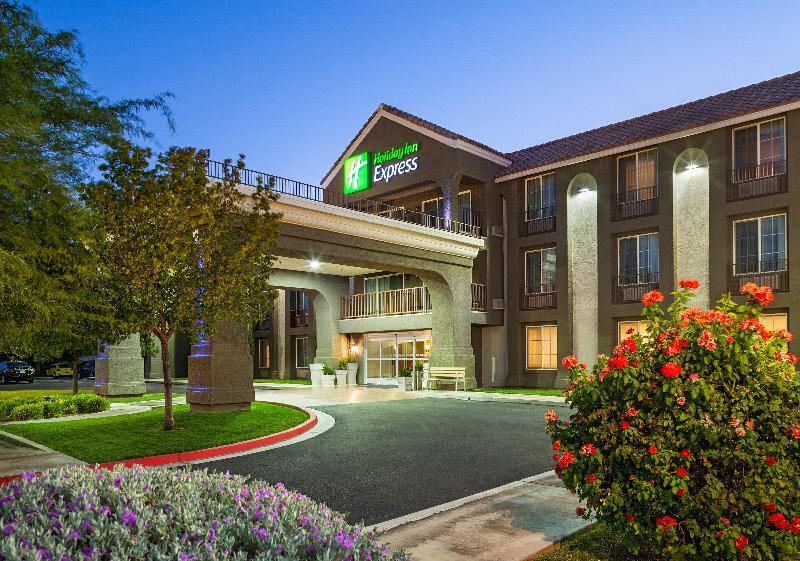 Holiday Inn Express Lancaster image