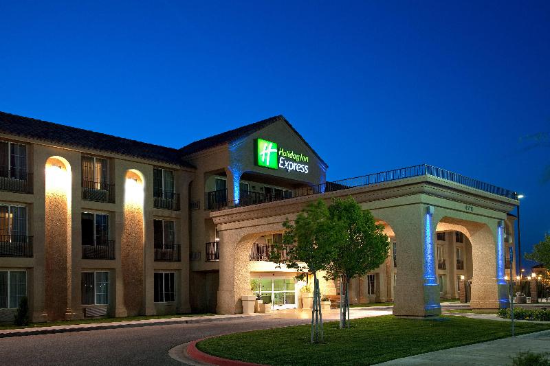Holiday Inn Express Lancaster image