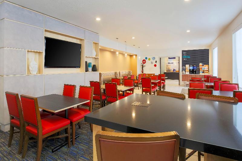 Holiday Inn Express Lancaster image
