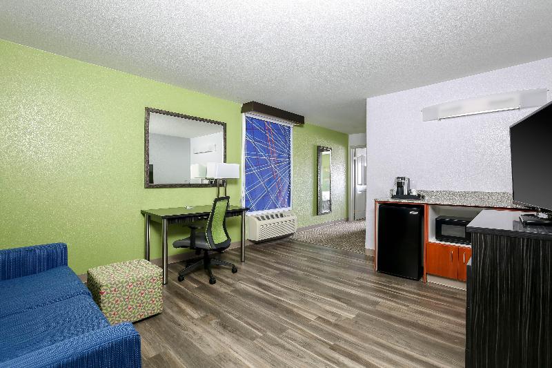 Holiday Inn Express Lancaster image
