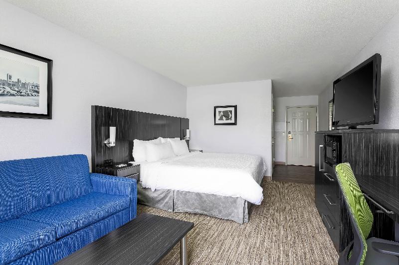 Holiday Inn Express Lancaster image