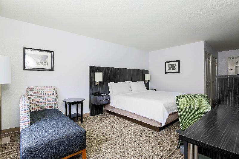 Holiday Inn Express Lancaster image