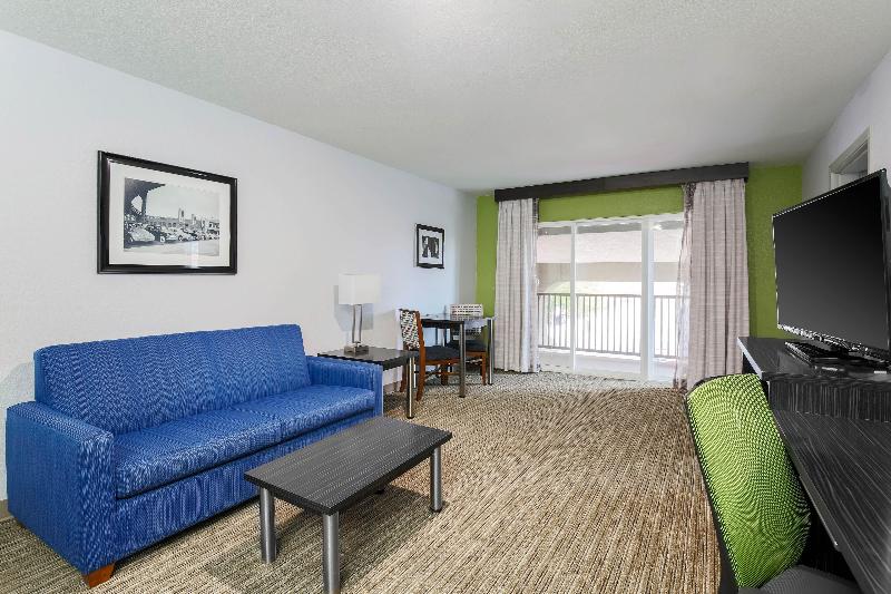Holiday Inn Express Lancaster image