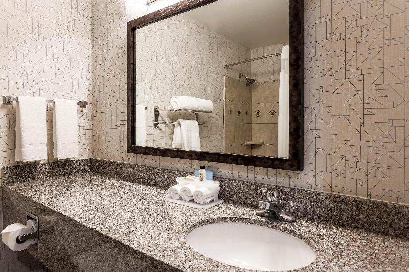 Holiday Inn Express Lancaster image