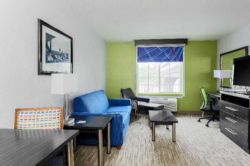 Holiday Inn Express Lancaster image