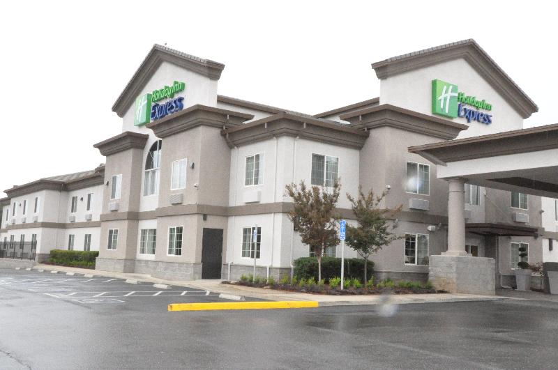 Holiday Inn Express & Suites Jackson By IHG