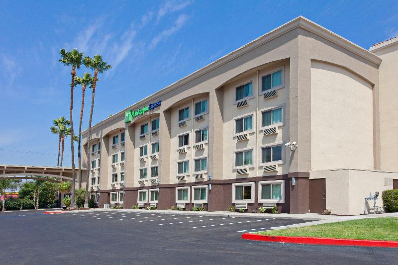 Holiday Inn Express Colton