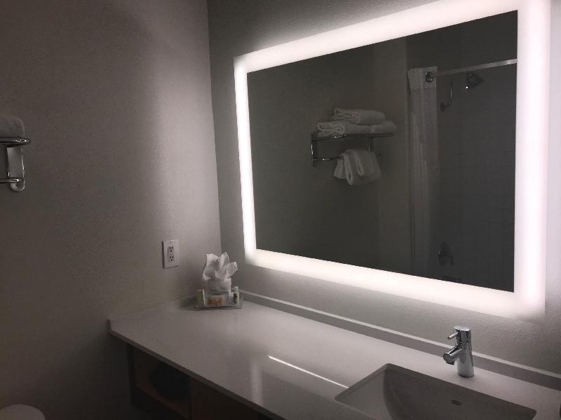 Holiday Inn Selma-Swancourt image