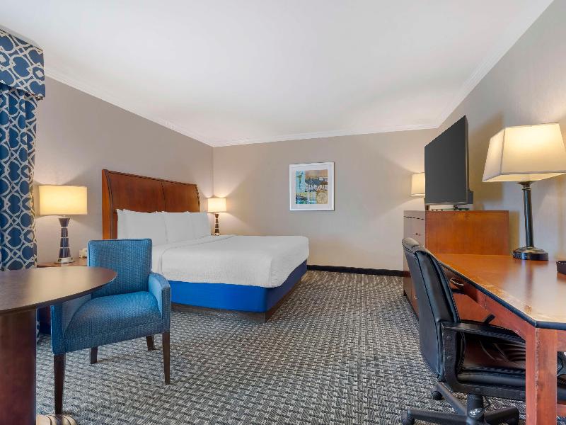 BEST WESTERN PLUS Marina Shores Hotel image