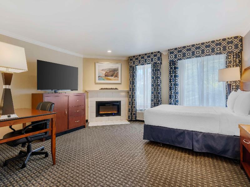 BEST WESTERN PLUS Marina Shores Hotel image