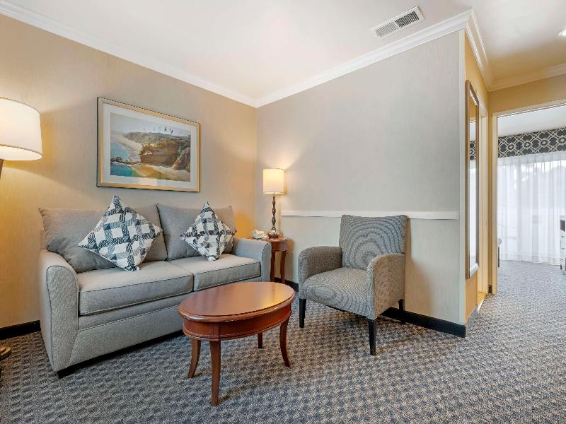 BEST WESTERN PLUS Marina Shores Hotel image