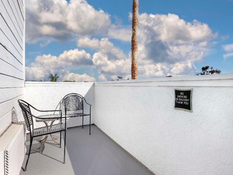 BEST WESTERN PLUS Marina Shores Hotel image