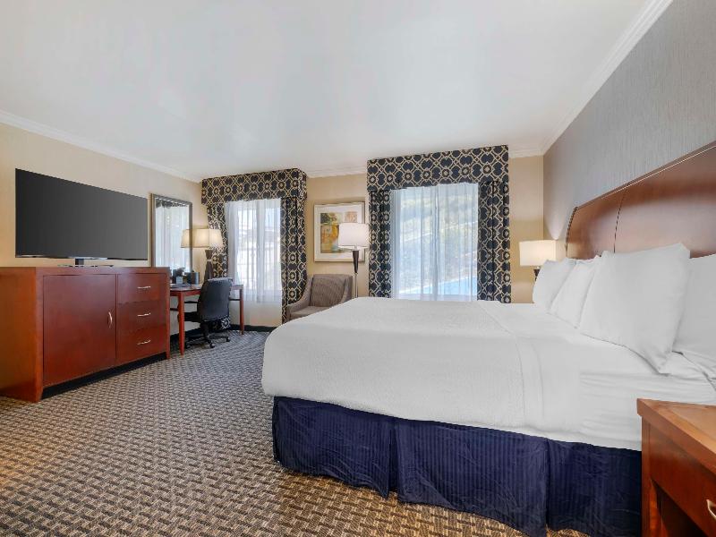BEST WESTERN PLUS Marina Shores Hotel image