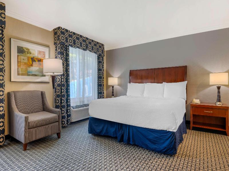 BEST WESTERN PLUS Marina Shores Hotel image