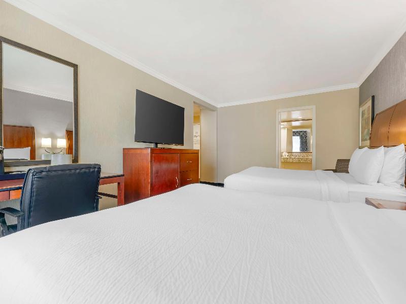 BEST WESTERN PLUS Marina Shores Hotel image