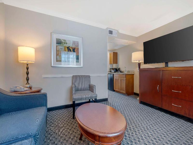 BEST WESTERN PLUS Marina Shores Hotel image