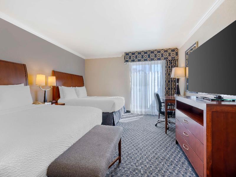 BEST WESTERN PLUS Marina Shores Hotel image