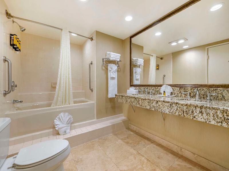 BEST WESTERN PLUS Marina Shores Hotel image