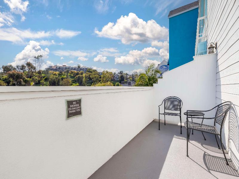 BEST WESTERN PLUS Marina Shores Hotel image