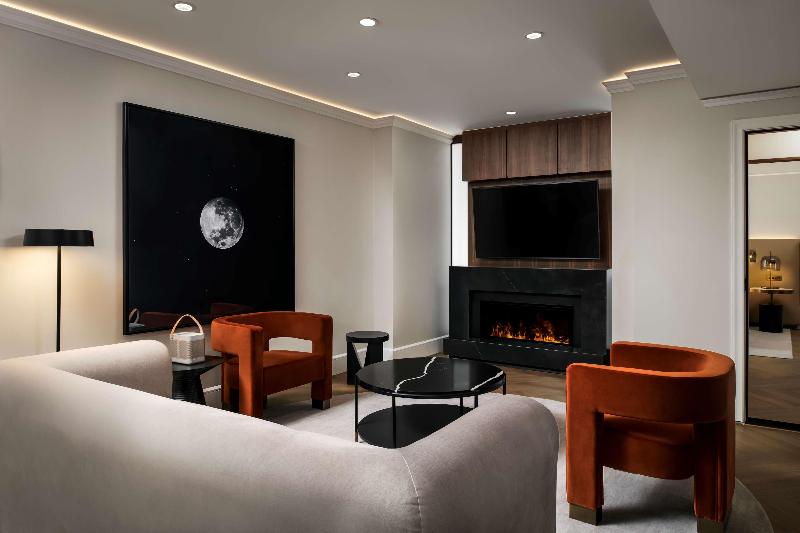 Vogue Hotel Montreal Downtown, Curio Collection by