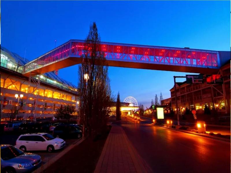 Skyline Hotel and  Waterpark image
