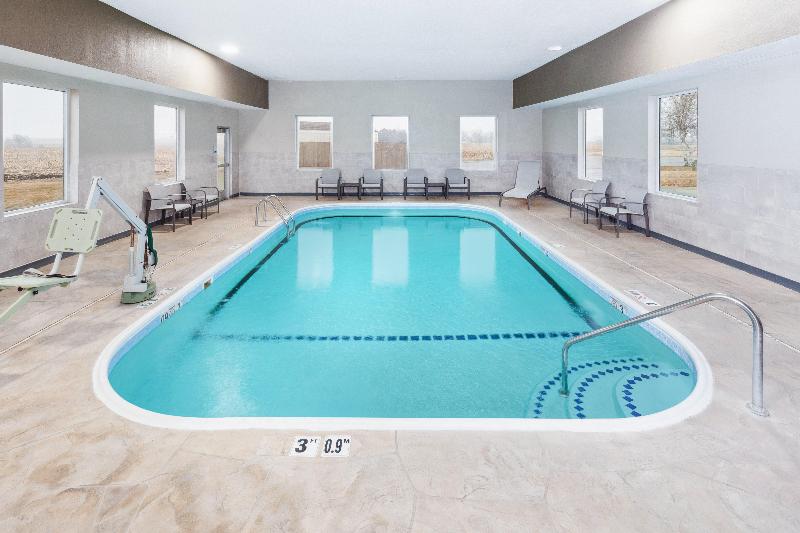 Holiday Inn Express Pekin  image