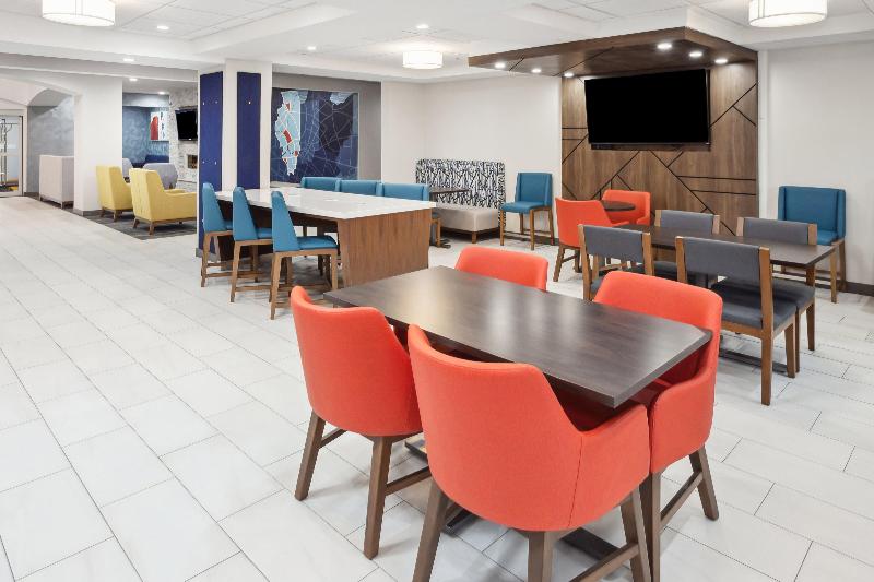 Holiday Inn Express Pekin  image