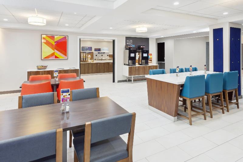 Holiday Inn Express Pekin  image