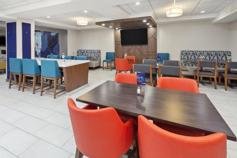 Holiday Inn Express Pekin  image