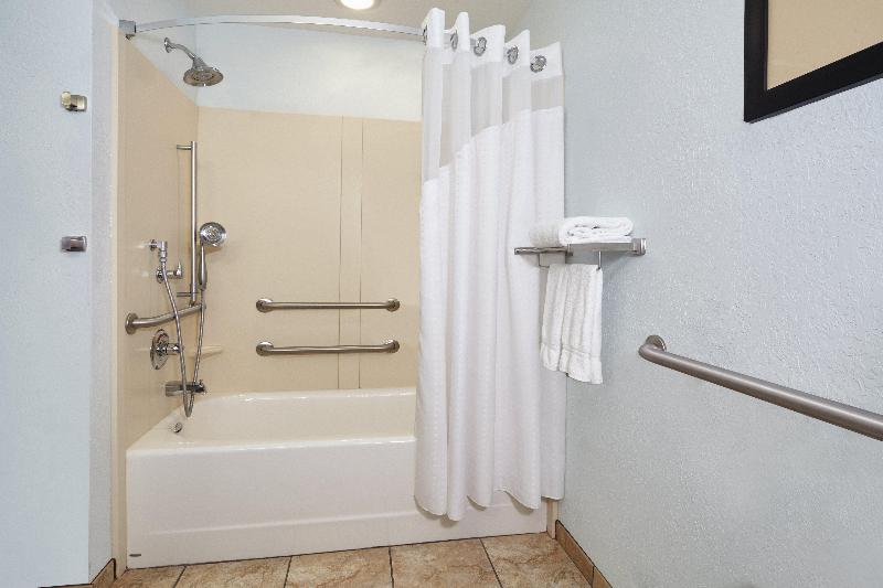 Holiday Inn Express Pekin photo 21