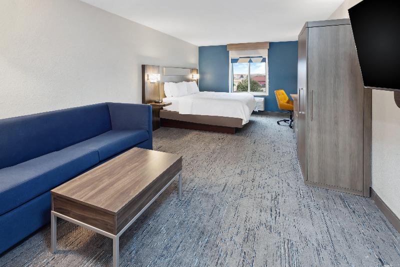 Holiday Inn Express Pekin  image