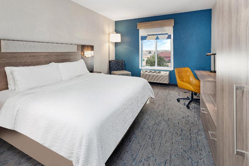 Holiday Inn Express Pekin  image