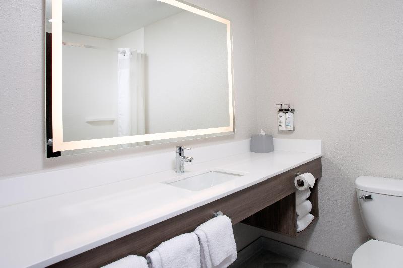 Holiday Inn Express Pekin  image