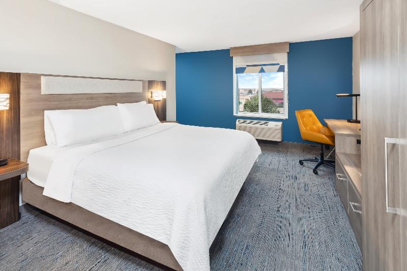 Holiday Inn Express Pekin  image