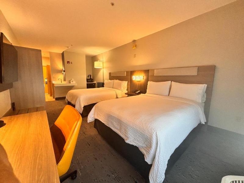Holiday Inn Express & Suites Berkeley By IHG image