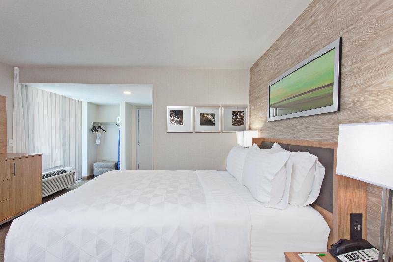 Holiday Inn Palmdale-Lancaster image
