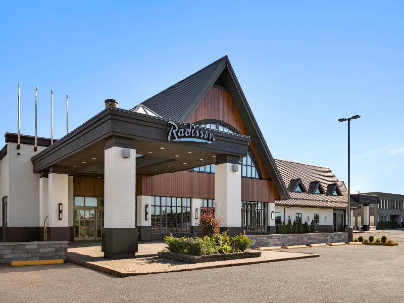 Radisson Hotel Montreal Airport image
