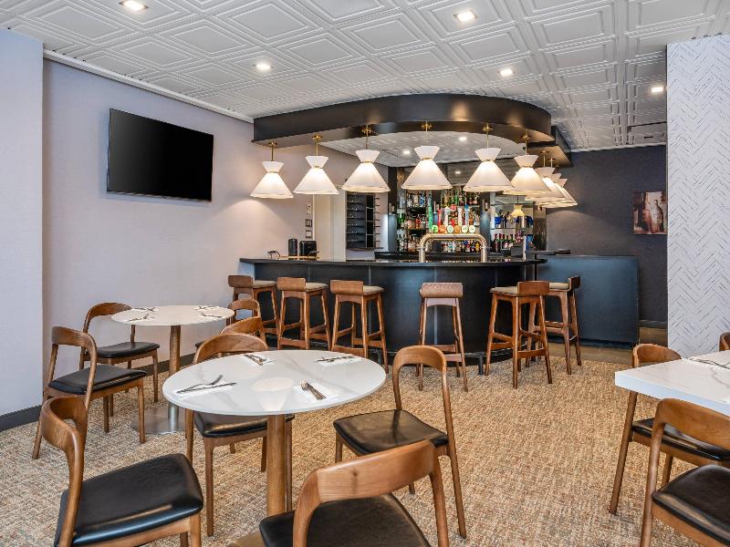 Radisson Hotel Montreal Airport image