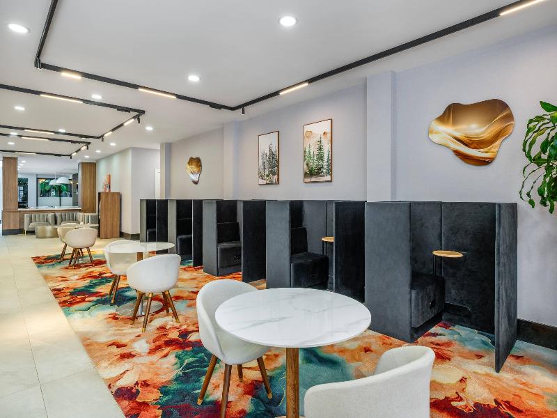 Radisson Hotel Montreal Airport image