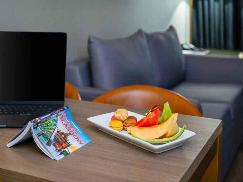 Radisson Hotel Montreal Airport image